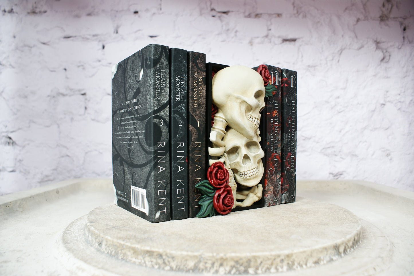 Skeleton Lovers Book Nook